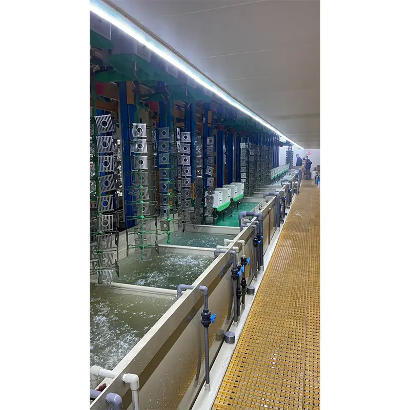 Linha de revestimento de rack vertical para ferragens de banheiro